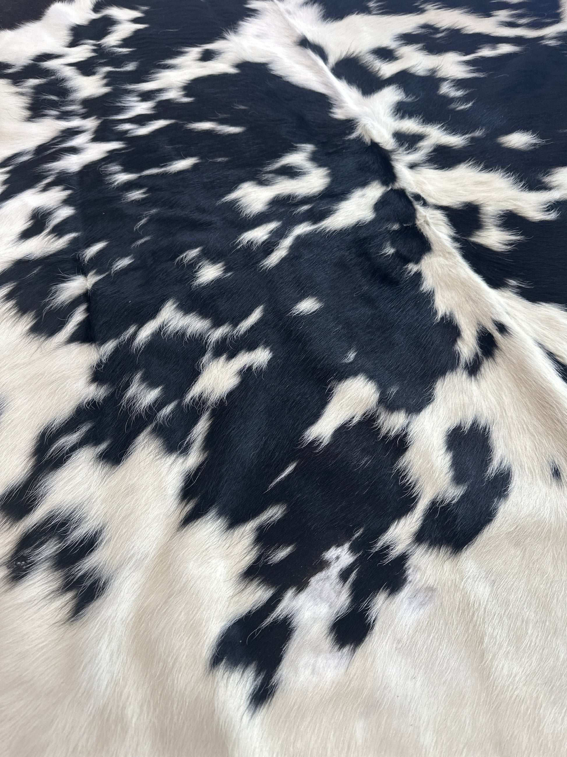 Black & White 8x6 cowhide