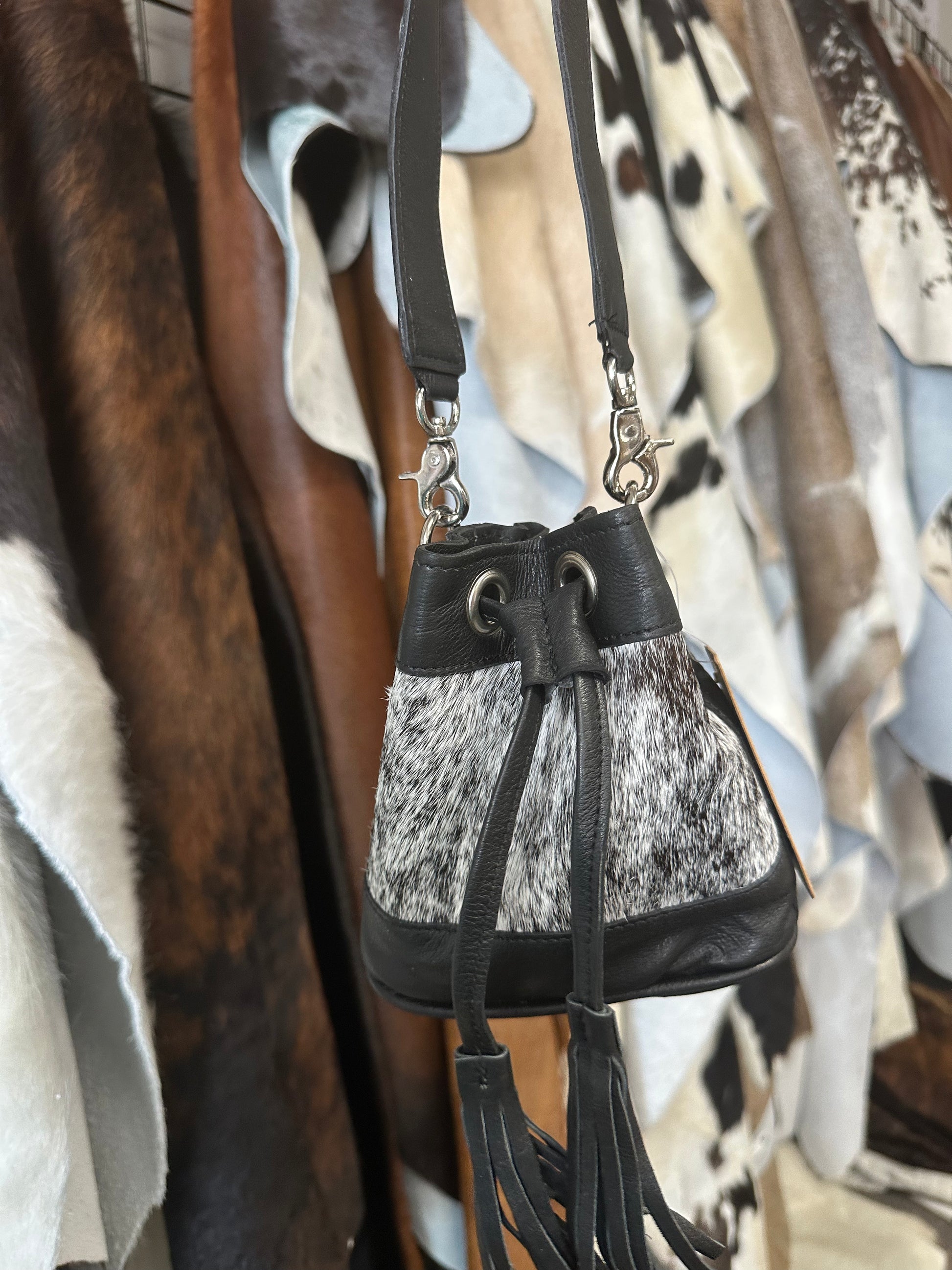 Cowhide drawstring crossbody - KIDS