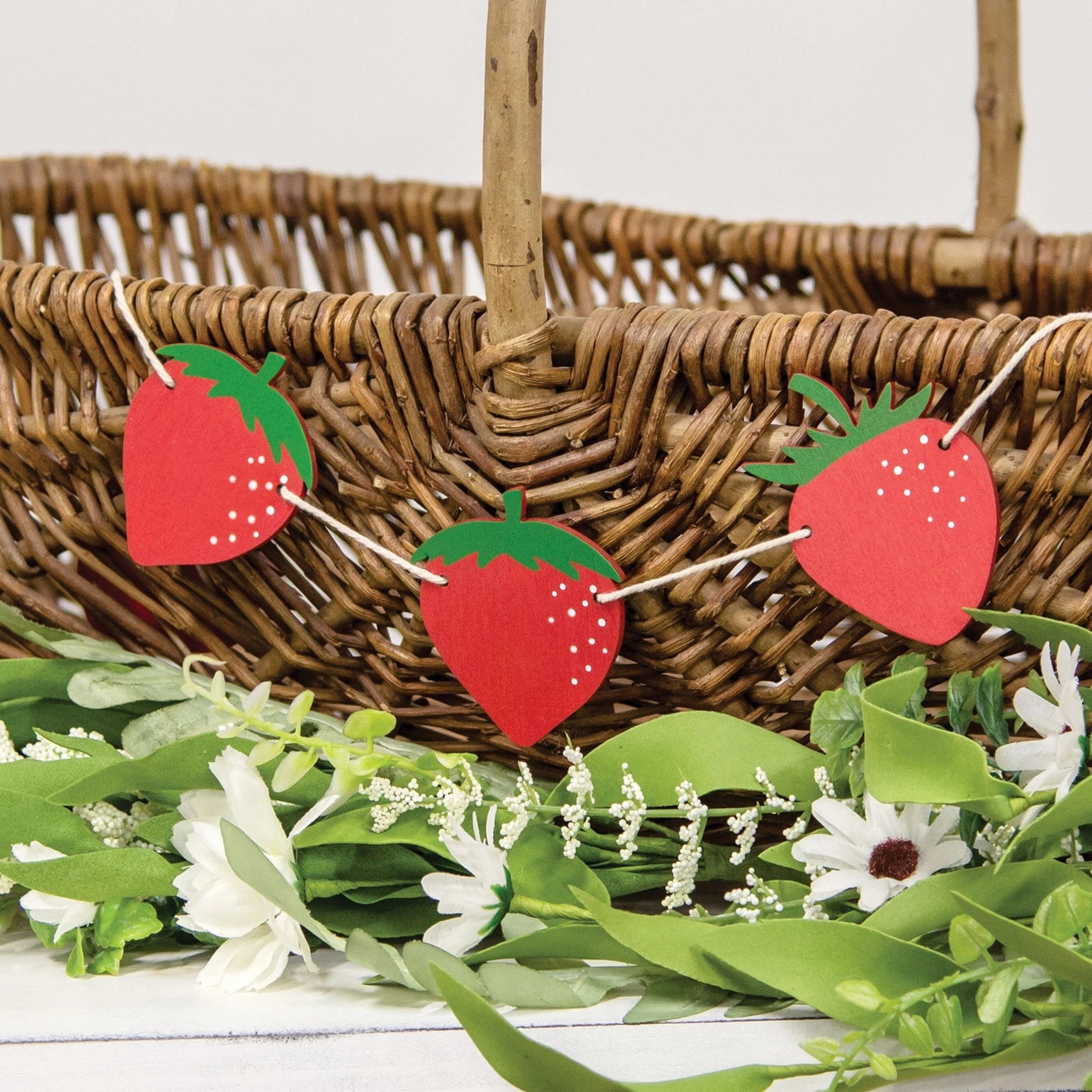 Wooden Strawberry Mini Garland